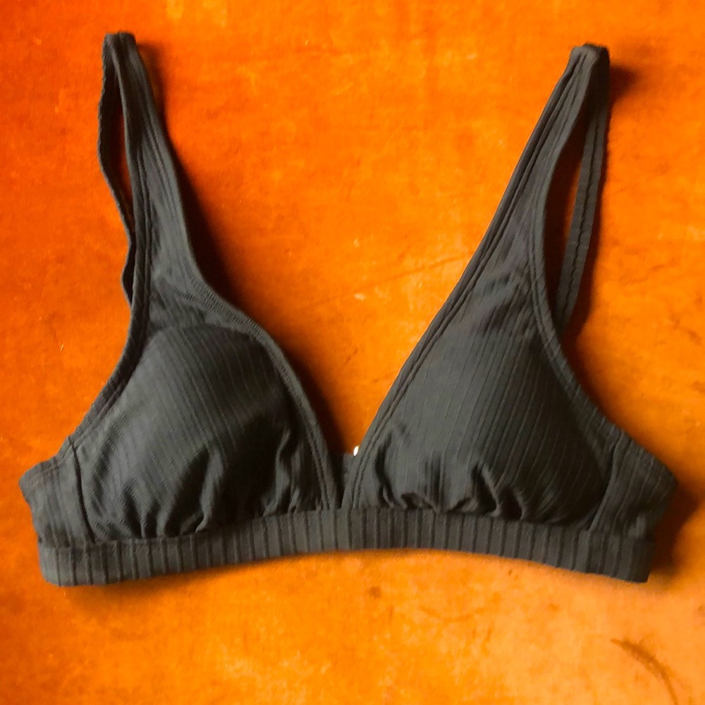Xhilaration bikini top. Size M